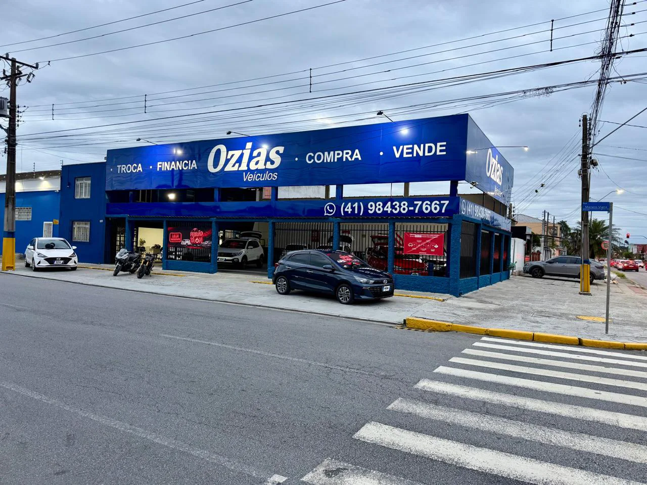 Fachada da Ozias Veículos — Rua Maneco Viana, 1122